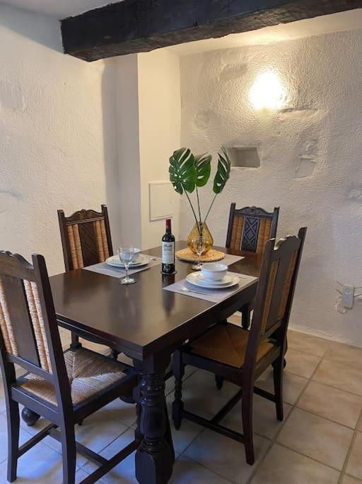 Spacious 1 Bed Home With Shared Pool Champagnac-la-Rivière Екстериор снимка